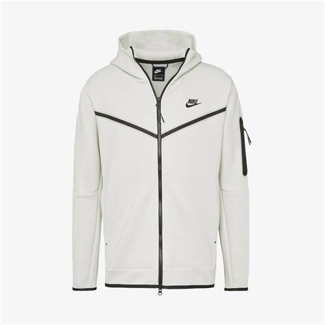 Nike Tech Kleding 